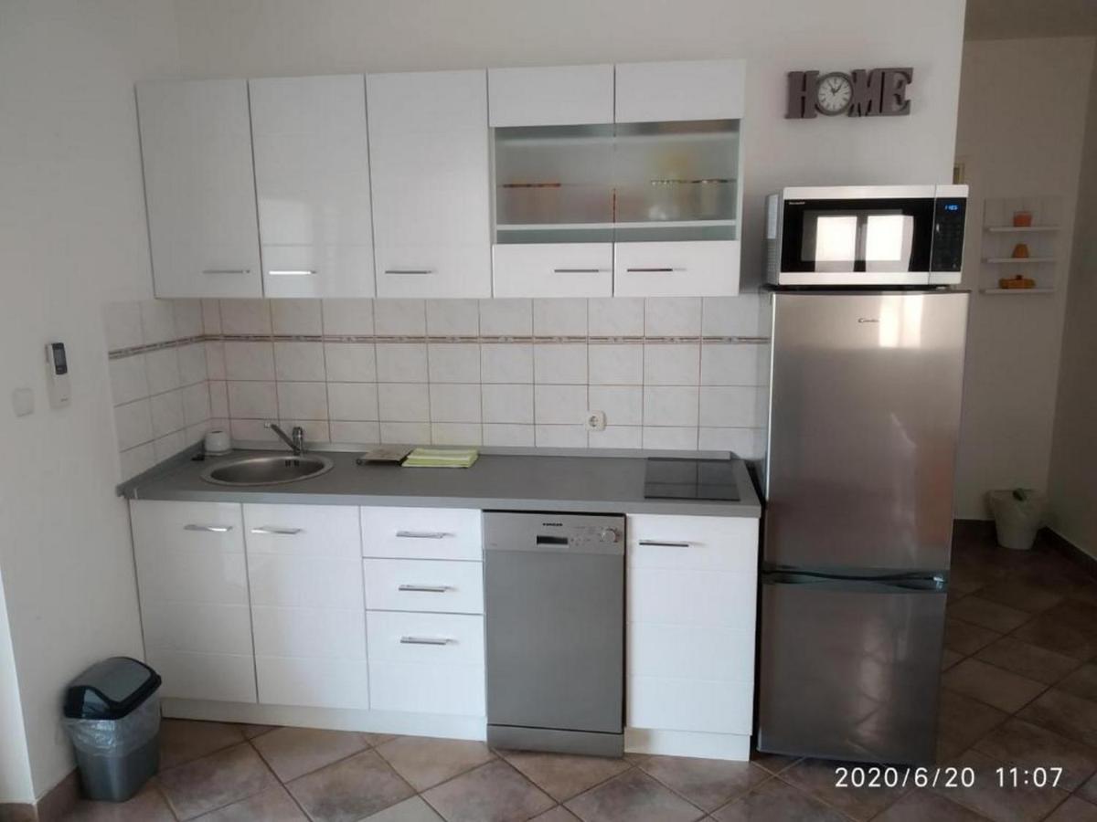 Apartmani Lucia Biograd Biograd Na Moru Luaran gambar